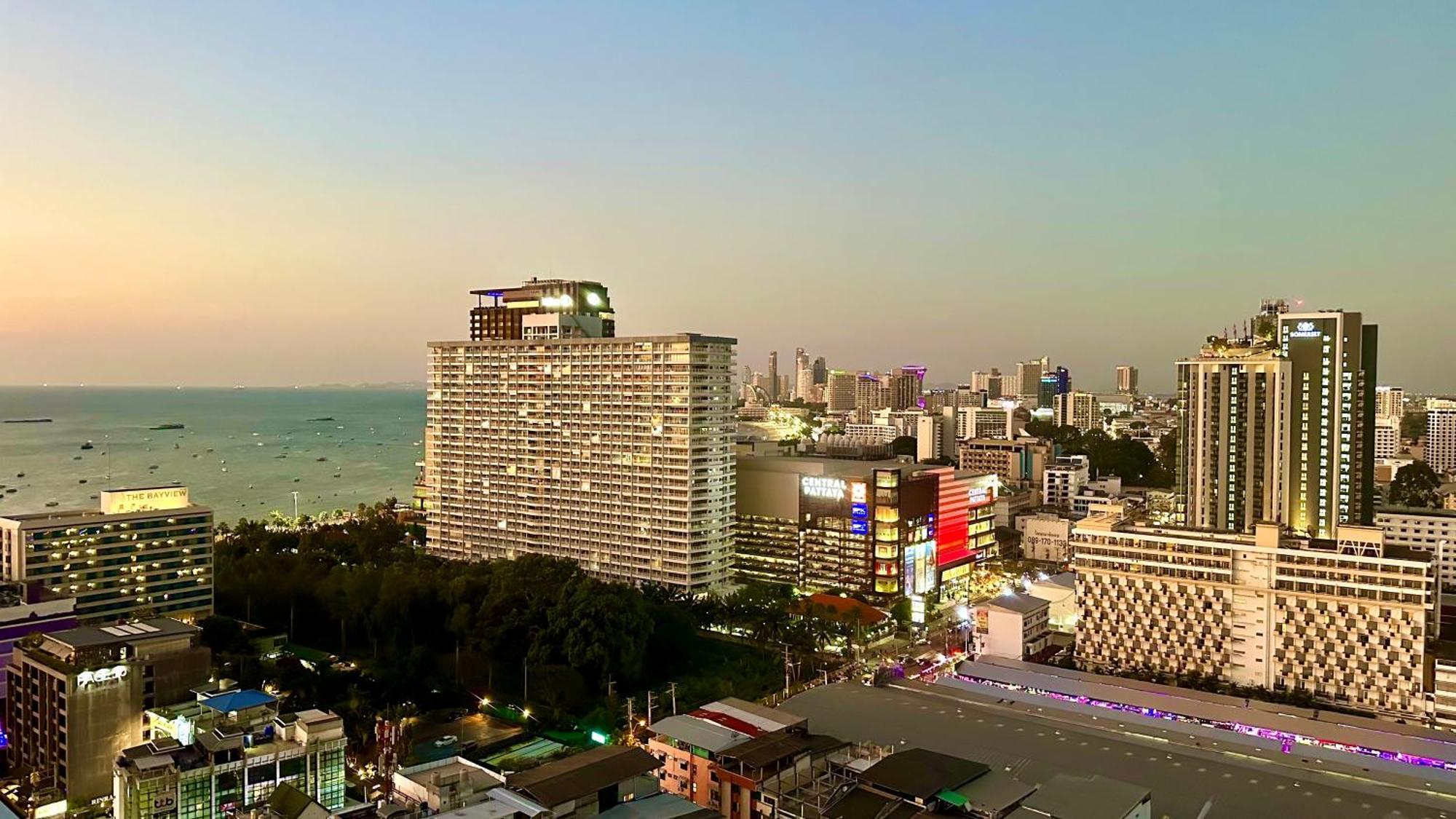 Sea View Pattaya Beach @The Base Central Pattaya Luaran gambar